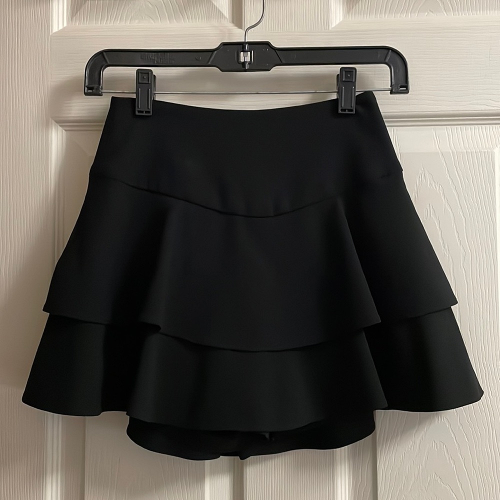 NWT Alice and Olivia Paloma Ruffle Skort black size 0